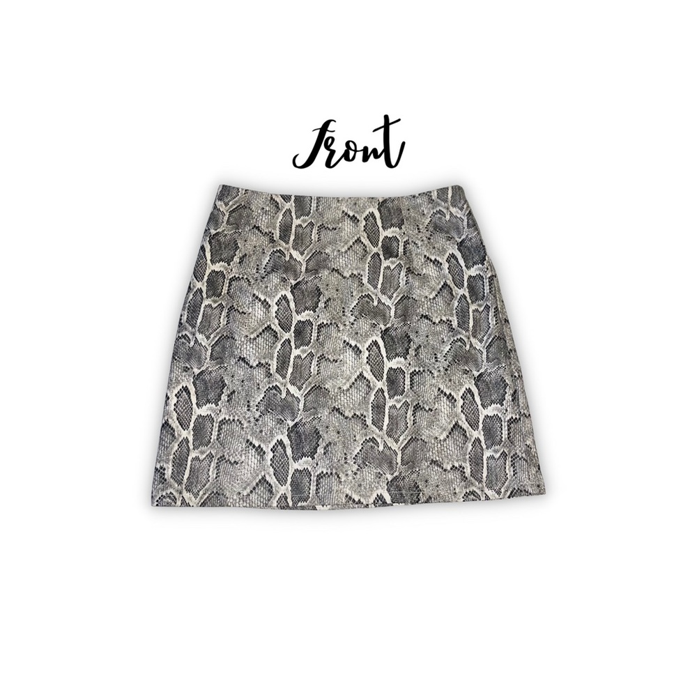 A Love Like You Snakeskin Mini Skirt in Gray/Black/White Size Small